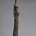 Sophie Verger – Grande girafe enceinte – bronze EA I/IV – 185 x 37 x 35 cm – 19000 €