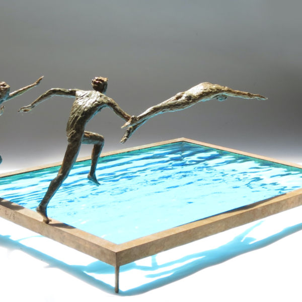 Claire Fontana - Trio de plongeurs - bronze et verre - 45 x 31 x 19 cm - 3800 €