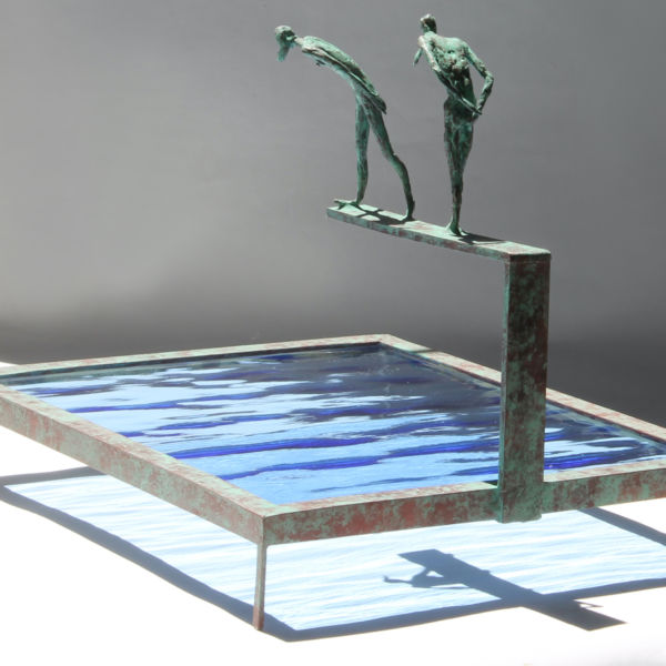 Claire Fontana - Couple de plongeurs - bronze et verre - 23 x 18 x 18 cm - 1000 €