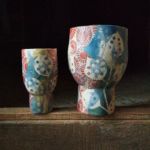 Mollie Brotherton - céramique, pièce unique - Mini vase - 7 x 14 x 5 cm et Moyen vase - 8 x 12 x 18 cm