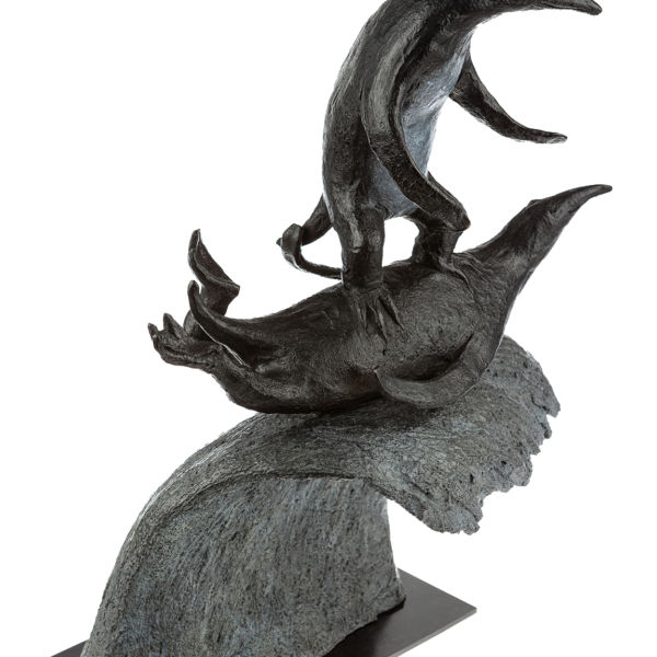Sophie Verger - Surf aux Malouines - bronze - 53 x 41 x 23 cm - 4900 €