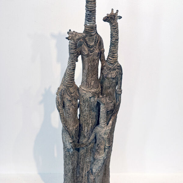 Sophie Verger - Girafe et ses trois fille - Bronze - 77 x 16 x 23 cm - Fonderie Harze - 5900€