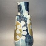 Mollie Brotherton - Green Bottle - céramique, pièce unique - 30 x 20 x 5 cm - 350 €