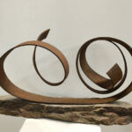 Ariel Elizondo Lizarraga - La Baleine - Pierre naturelle ardoise multicolore et acier corten - 37 x 65 x 40 cm