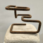 Ariel Elizondo Lizarraga - La grande savonneuse - Acier Corten et pierre naturelle sablonneuse - 28 x 25 x 25 cm