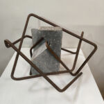 Ariel Elizondo Lizarraga - Galaxia - Pierre naturelle calcaire grise et acier corten - 33 x 50 x 43 cm